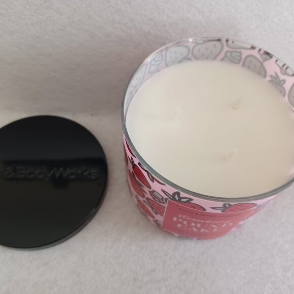 Bath & Body Works STRAWBERRY POUND CAKE 3 Wick Candle NEW - Picture 3 of 4